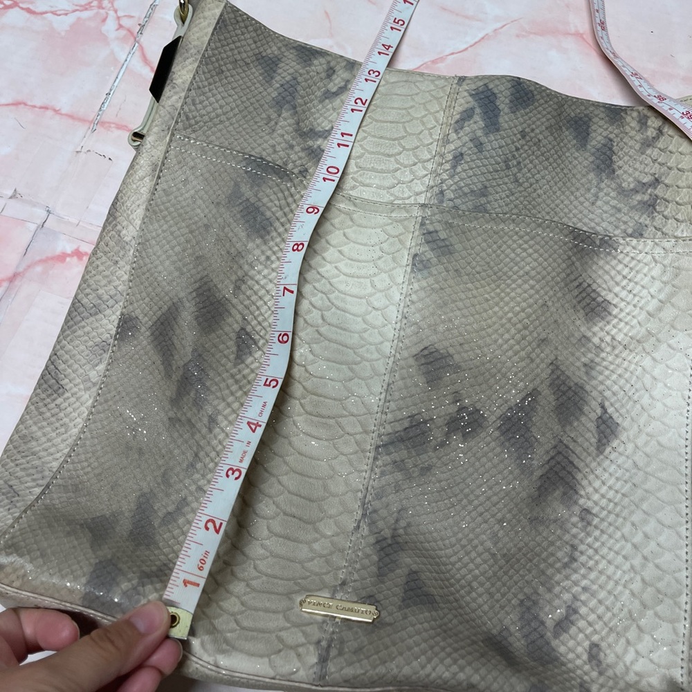 Vince Camuto Metallic Snakeskin Hobo bag ML - Picture 3 of 8
